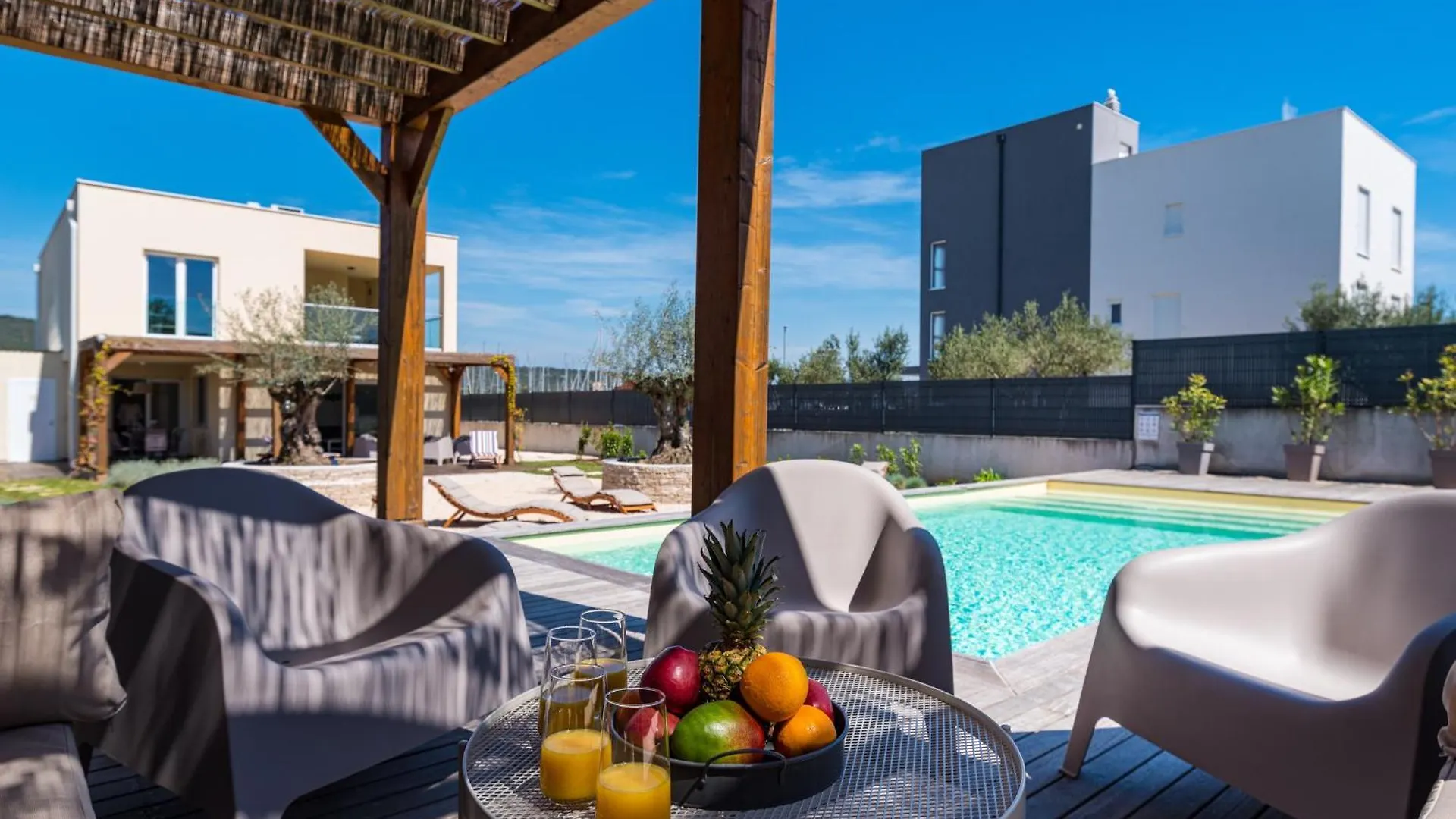 4 Bedroom Private Villa With Large Pool, Quiet Area Bibinje