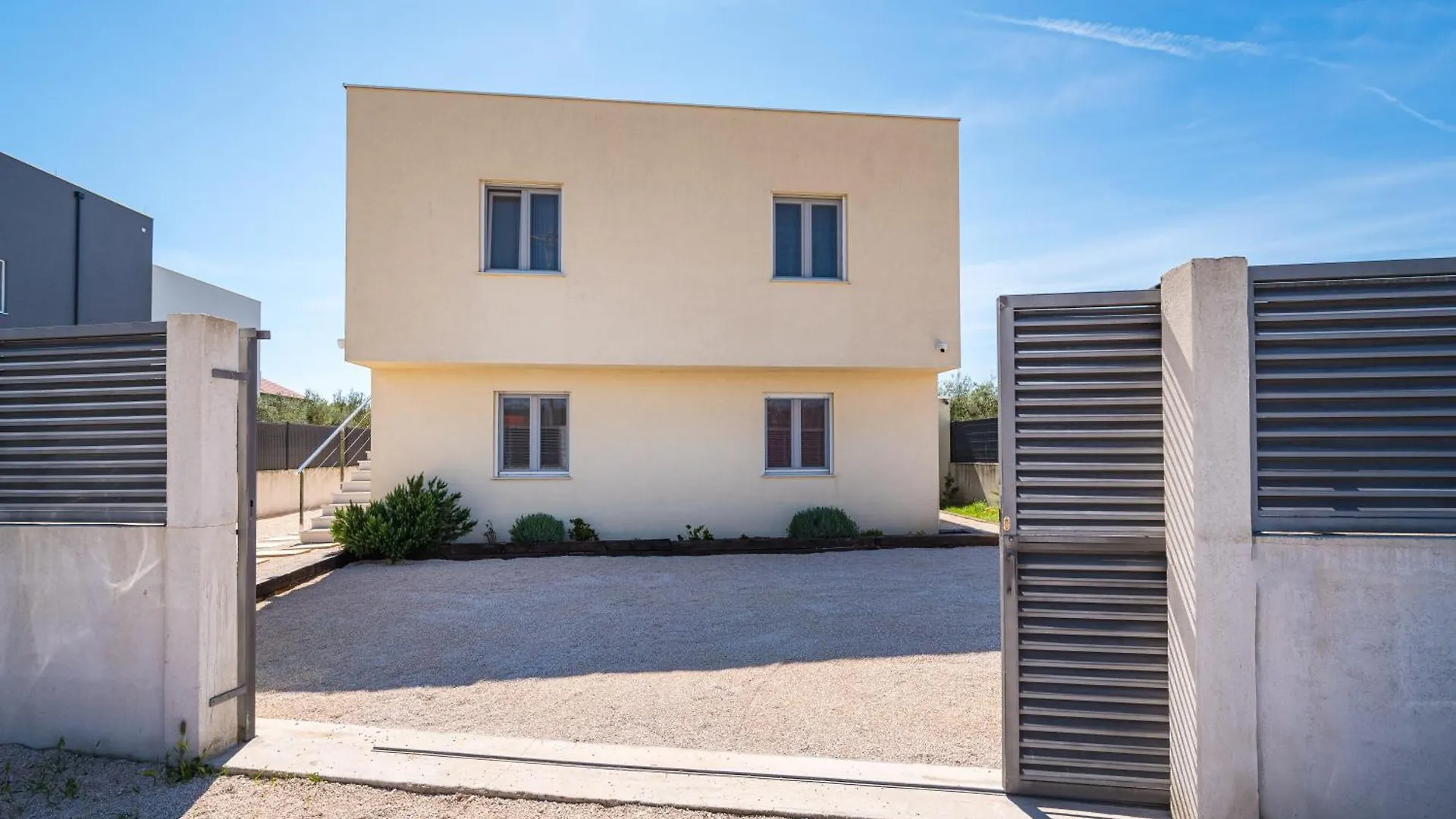 4 Bedroom Private Villa With Large Pool, Quiet Area Bibinje