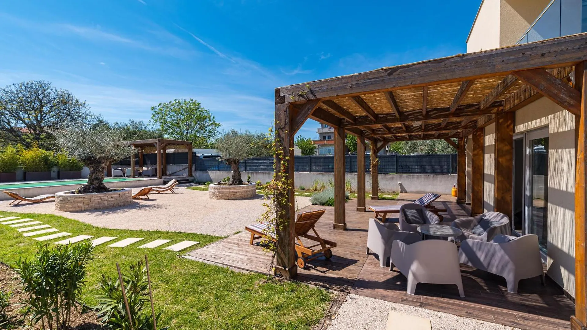 4 Bedroom Private Villa With Large Pool, Quiet Area Bibinje