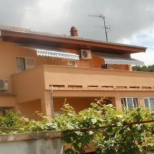 And Nediljko Apartman