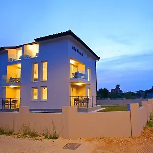 Navi Apartman